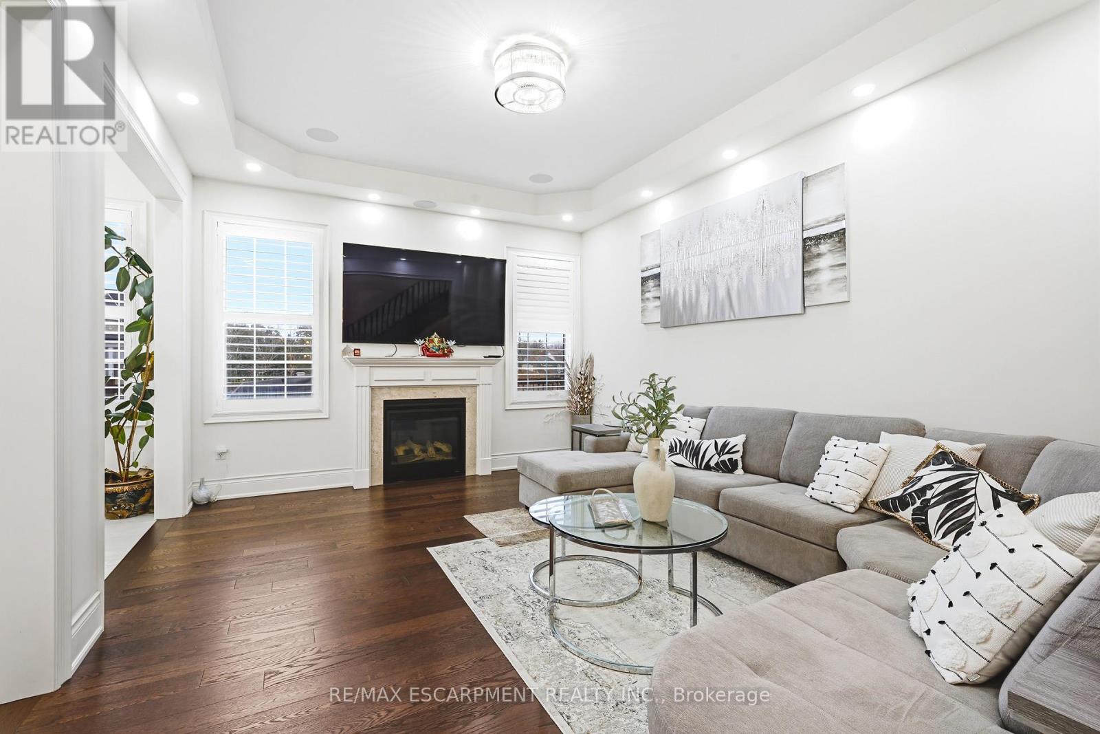 60 Golden Hawk Drive, Hamilton, Ontario  L8B 1W9 - Photo 6 - X12591066