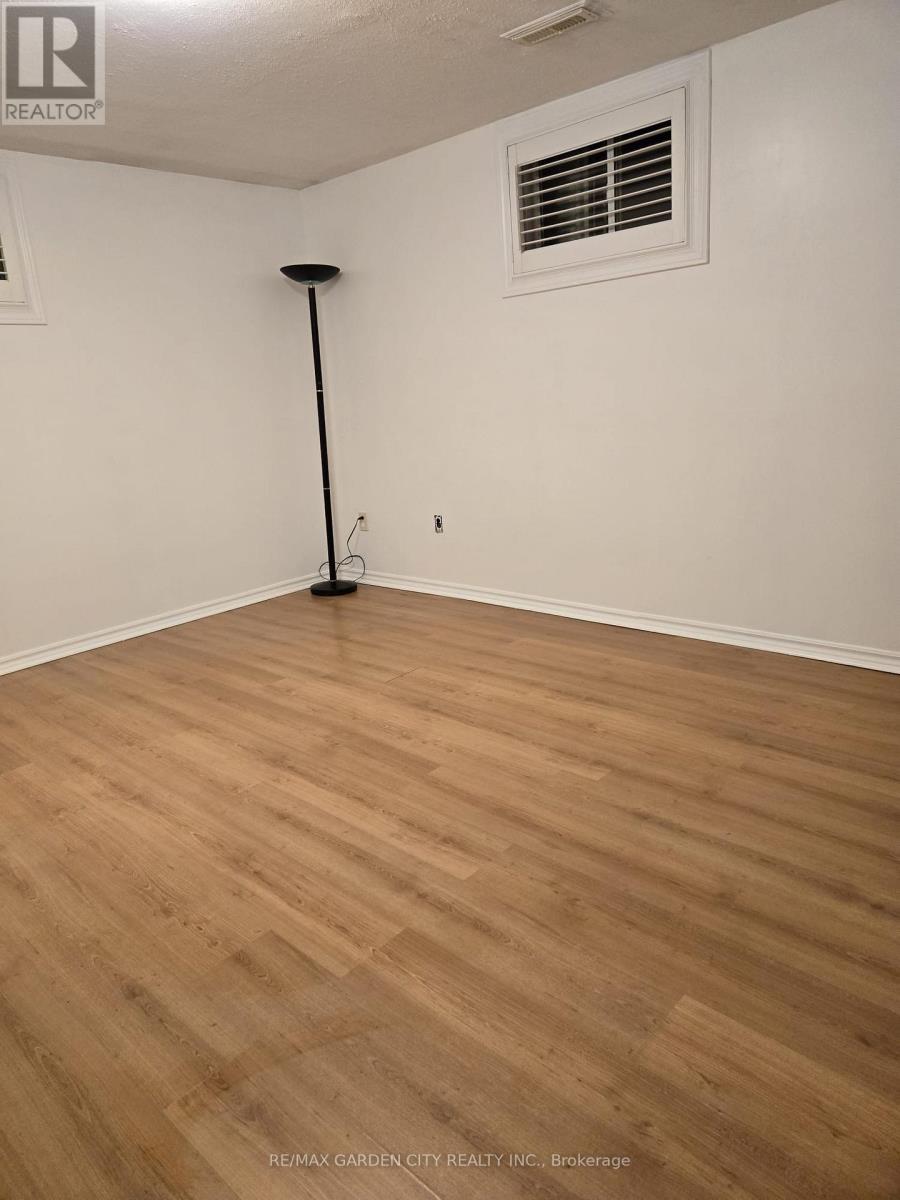 96 Benziger Lane, Hamilton, Ontario  L8E 6G5 - Photo 10 - X12591088