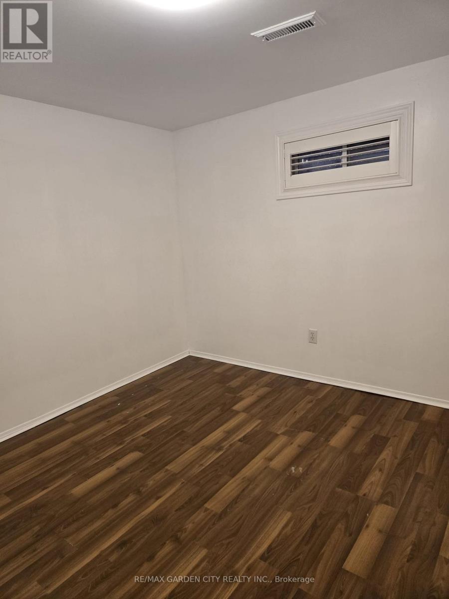 96 Benziger Lane, Hamilton, Ontario  L8E 6G5 - Photo 15 - X12591088