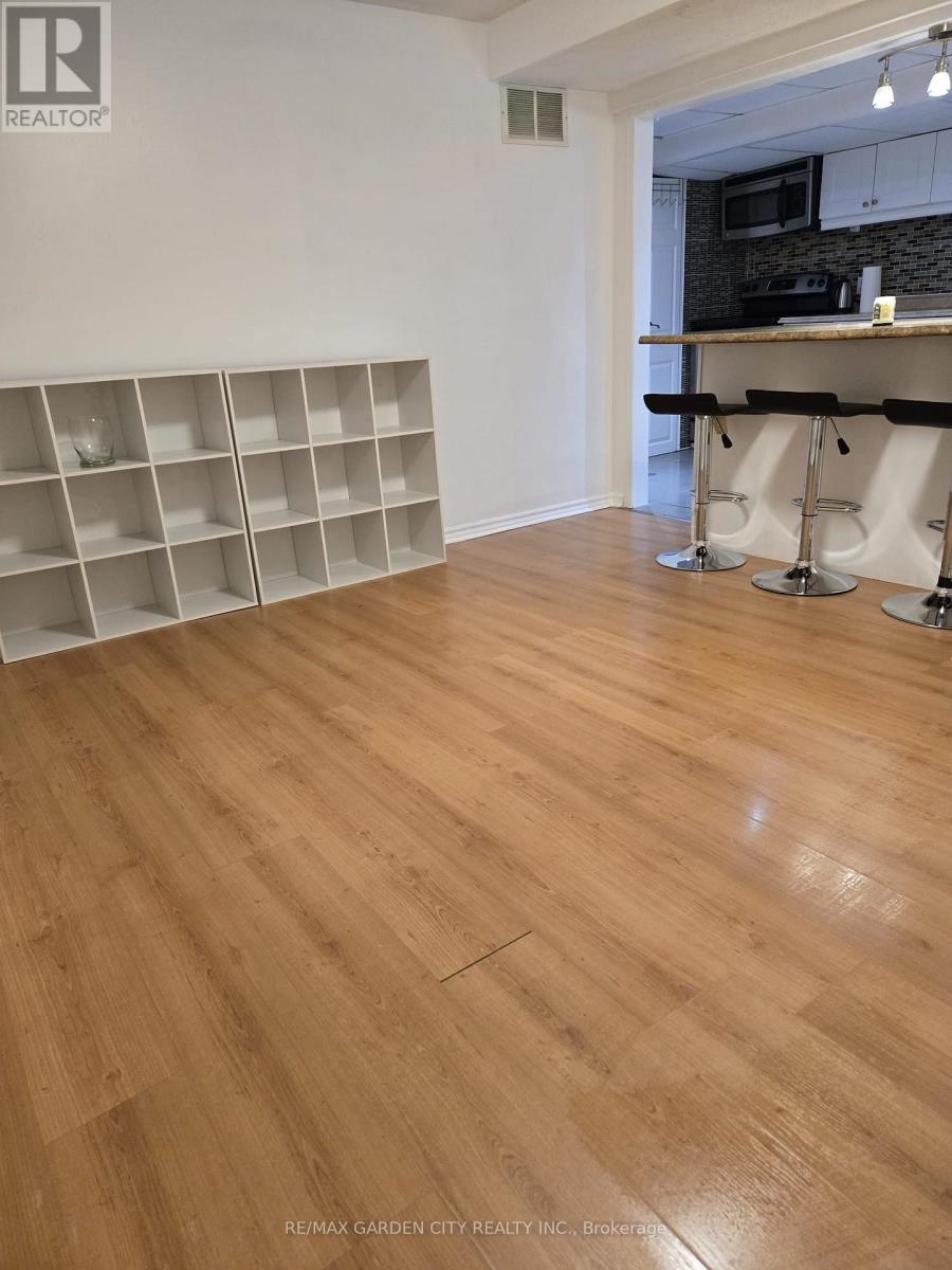 96 Benziger Lane, Hamilton, Ontario  L8E 6G5 - Photo 8 - X12591088