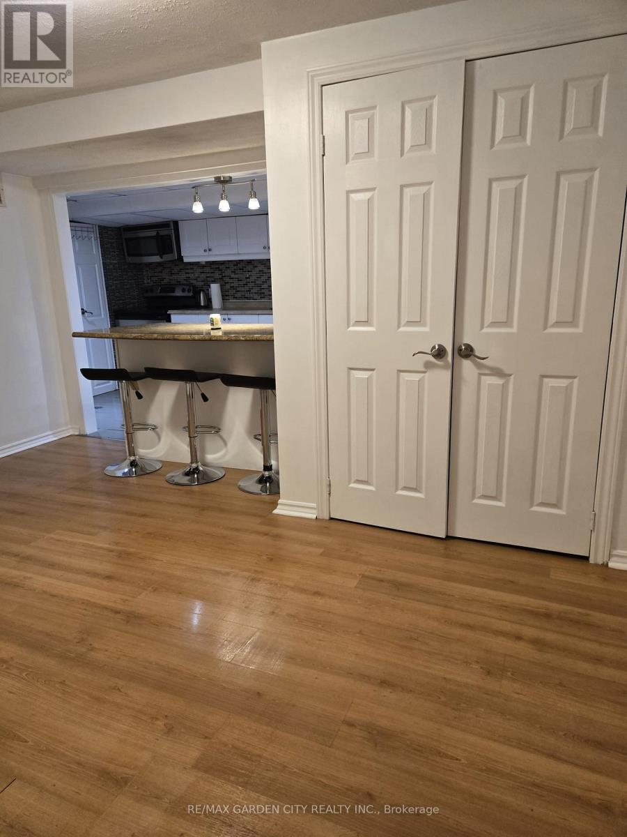 96 Benziger Lane, Hamilton, Ontario  L8E 6G5 - Photo 9 - X12591088