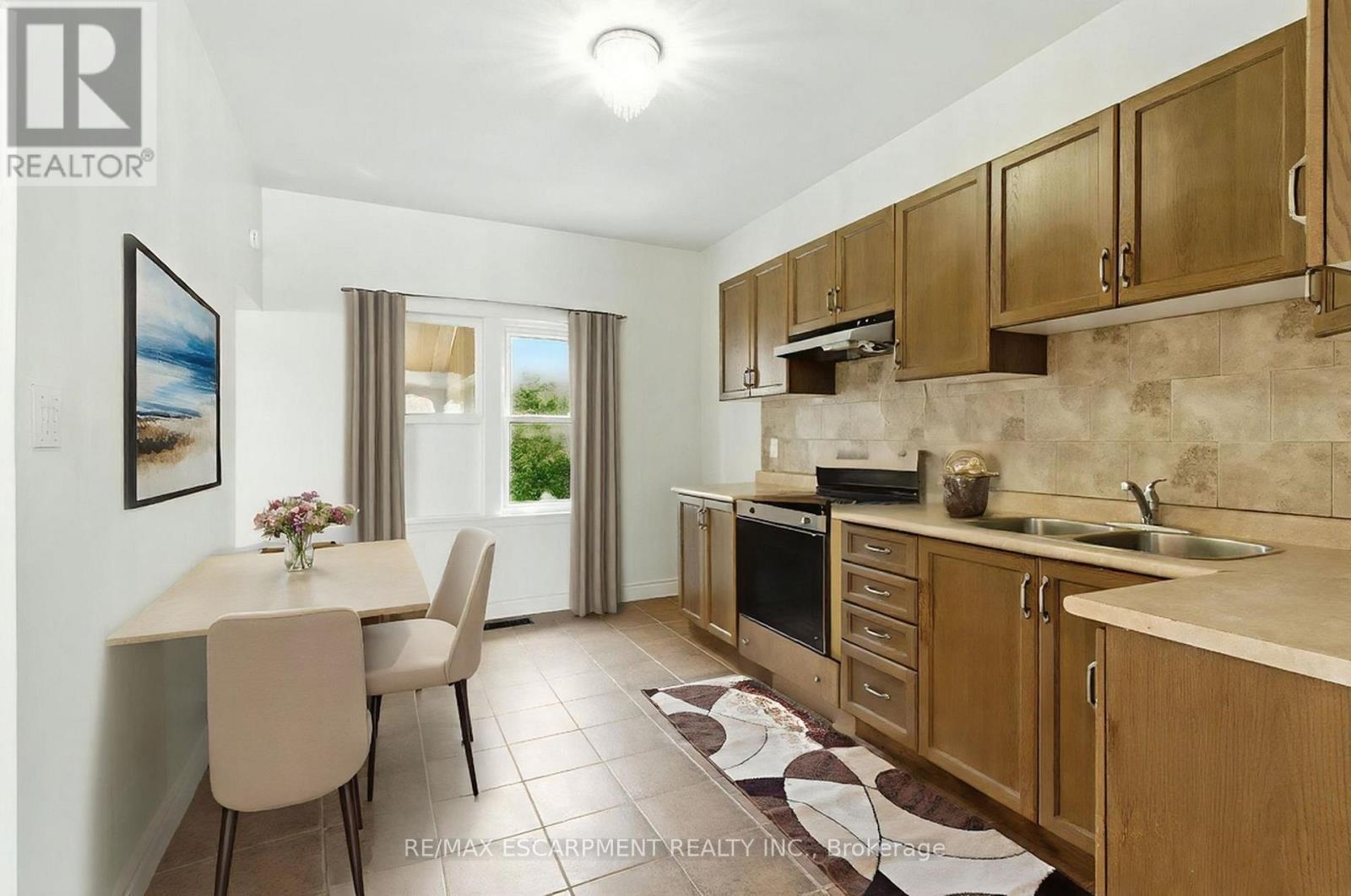 22 Worsley Road, Hamilton, Ontario  L8E 2E7 - Photo 11 - X12591120