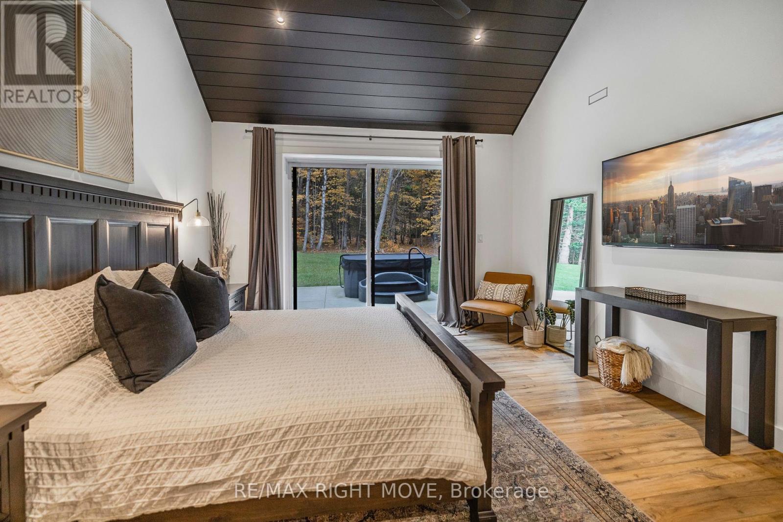 1025 Davis Drive, Gravenhurst, Ontario  P0E 1N0 - Photo 10 - X12591180