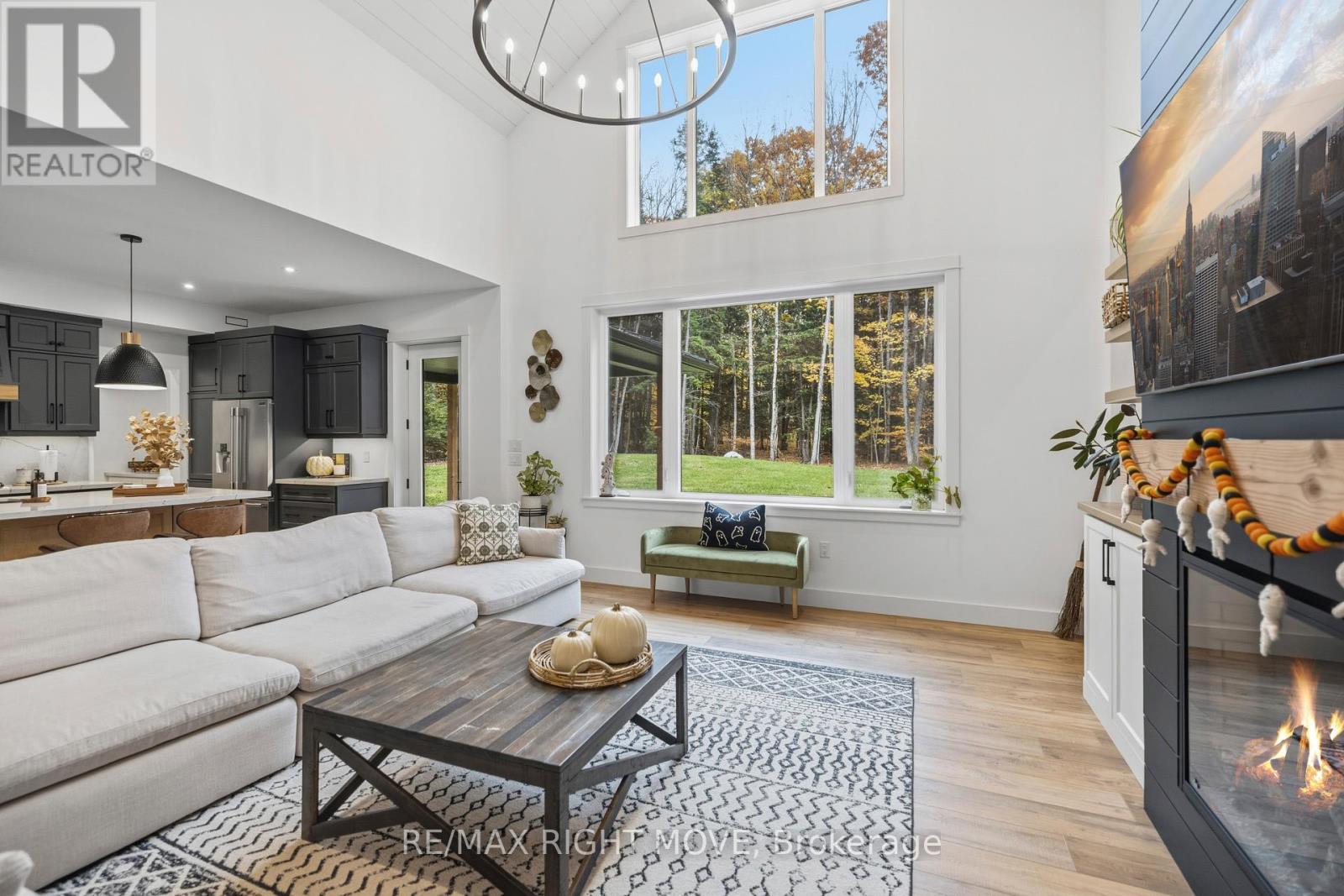 1025 Davis Drive, Gravenhurst, Ontario  P0E 1N0 - Photo 16 - X12591180