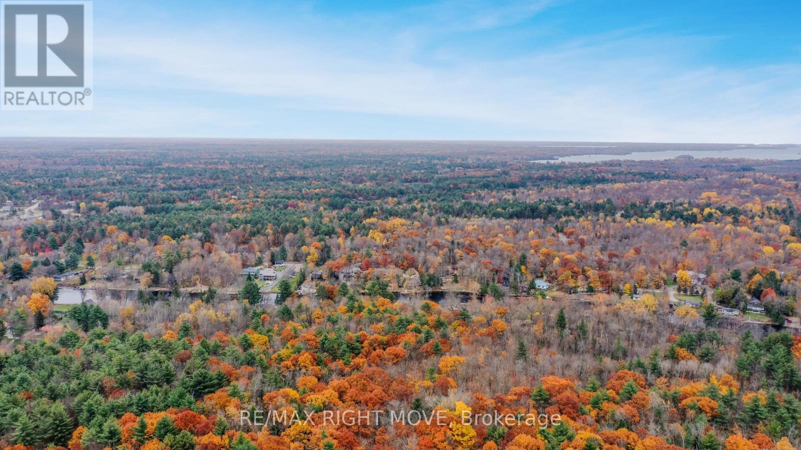 1025 Davis Drive, Gravenhurst, Ontario  P0E 1N0 - Photo 2 - X12591180