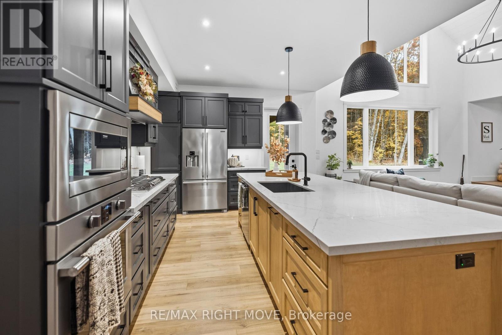 1025 Davis Drive, Gravenhurst, Ontario  P0E 1N0 - Photo 20 - X12591180