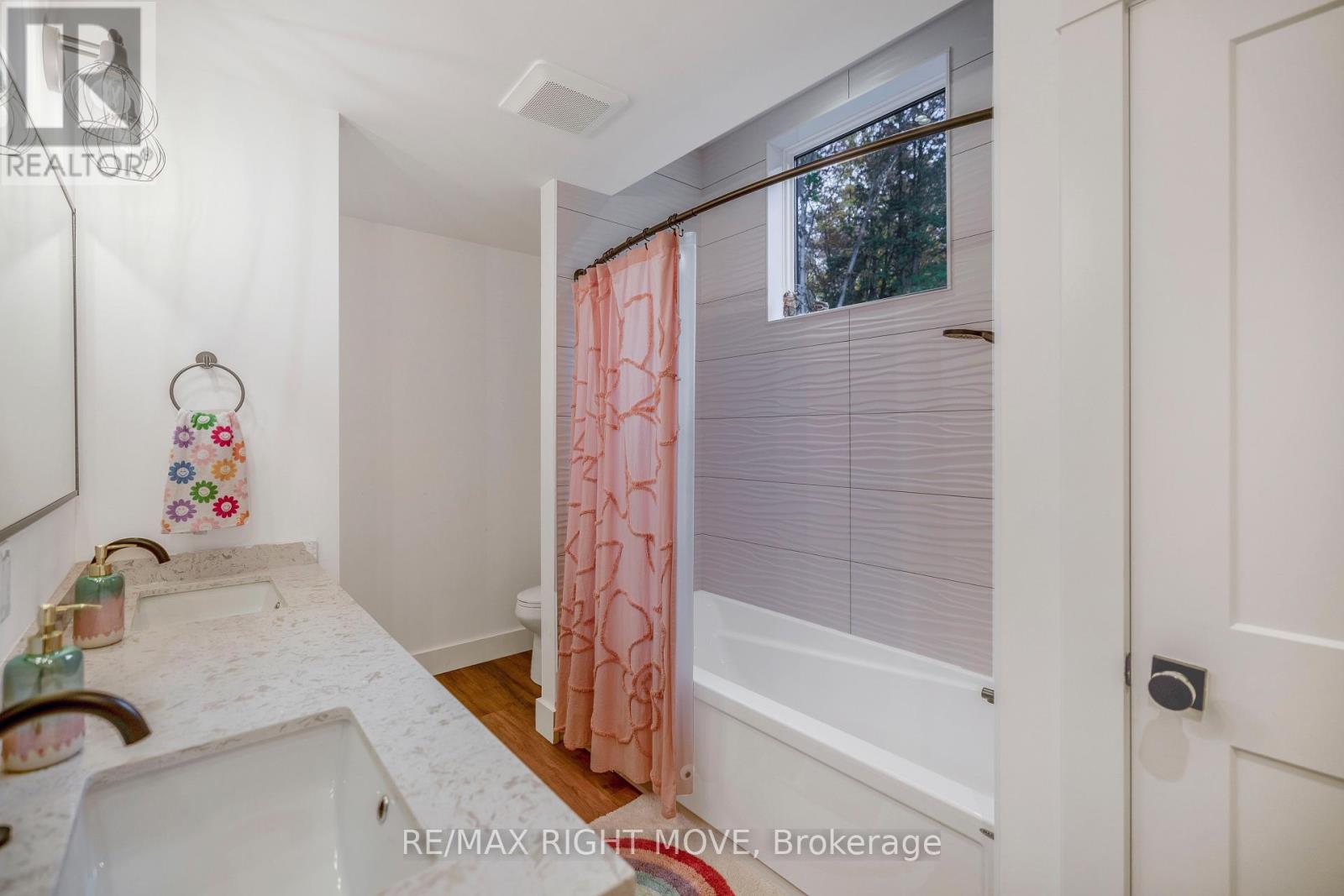 1025 Davis Drive, Gravenhurst, Ontario  P0E 1N0 - Photo 31 - X12591180