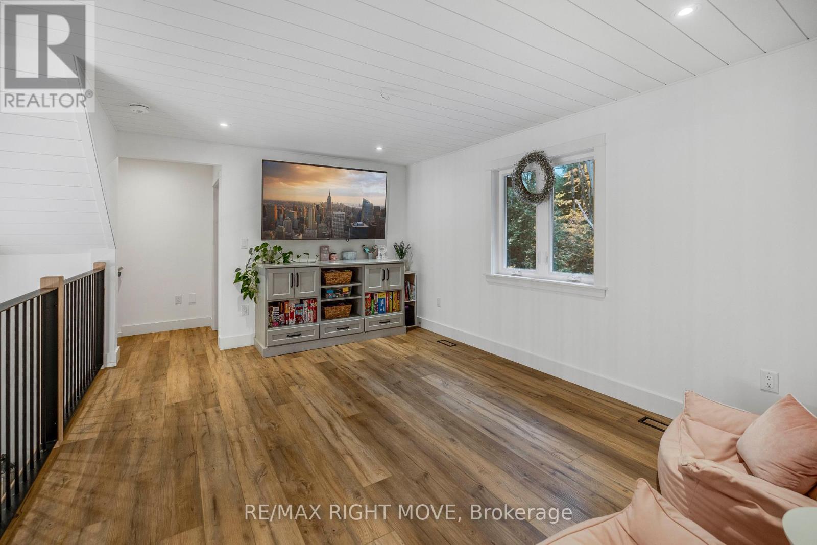 1025 Davis Drive, Gravenhurst, Ontario  P0E 1N0 - Photo 32 - X12591180