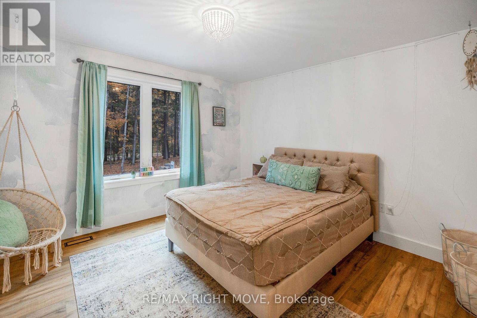 1025 Davis Drive, Gravenhurst, Ontario  P0E 1N0 - Photo 33 - X12591180