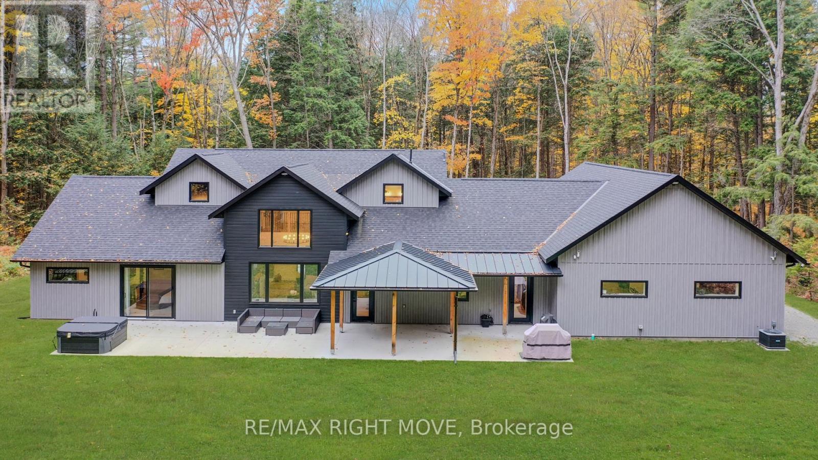 1025 Davis Drive, Gravenhurst, Ontario  P0E 1N0 - Photo 36 - X12591180