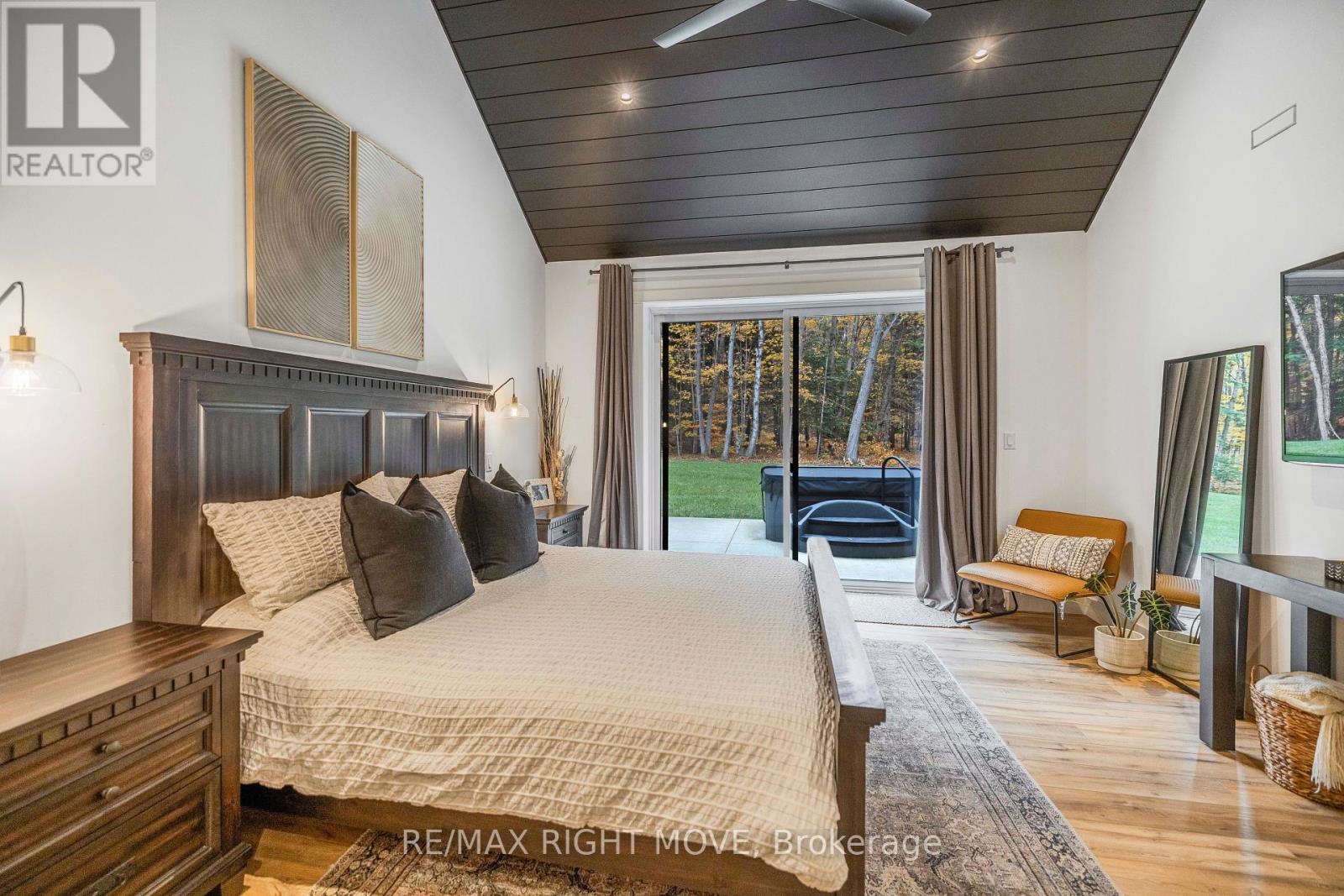 1025 Davis Drive, Gravenhurst, Ontario  P0E 1N0 - Photo 9 - X12591180