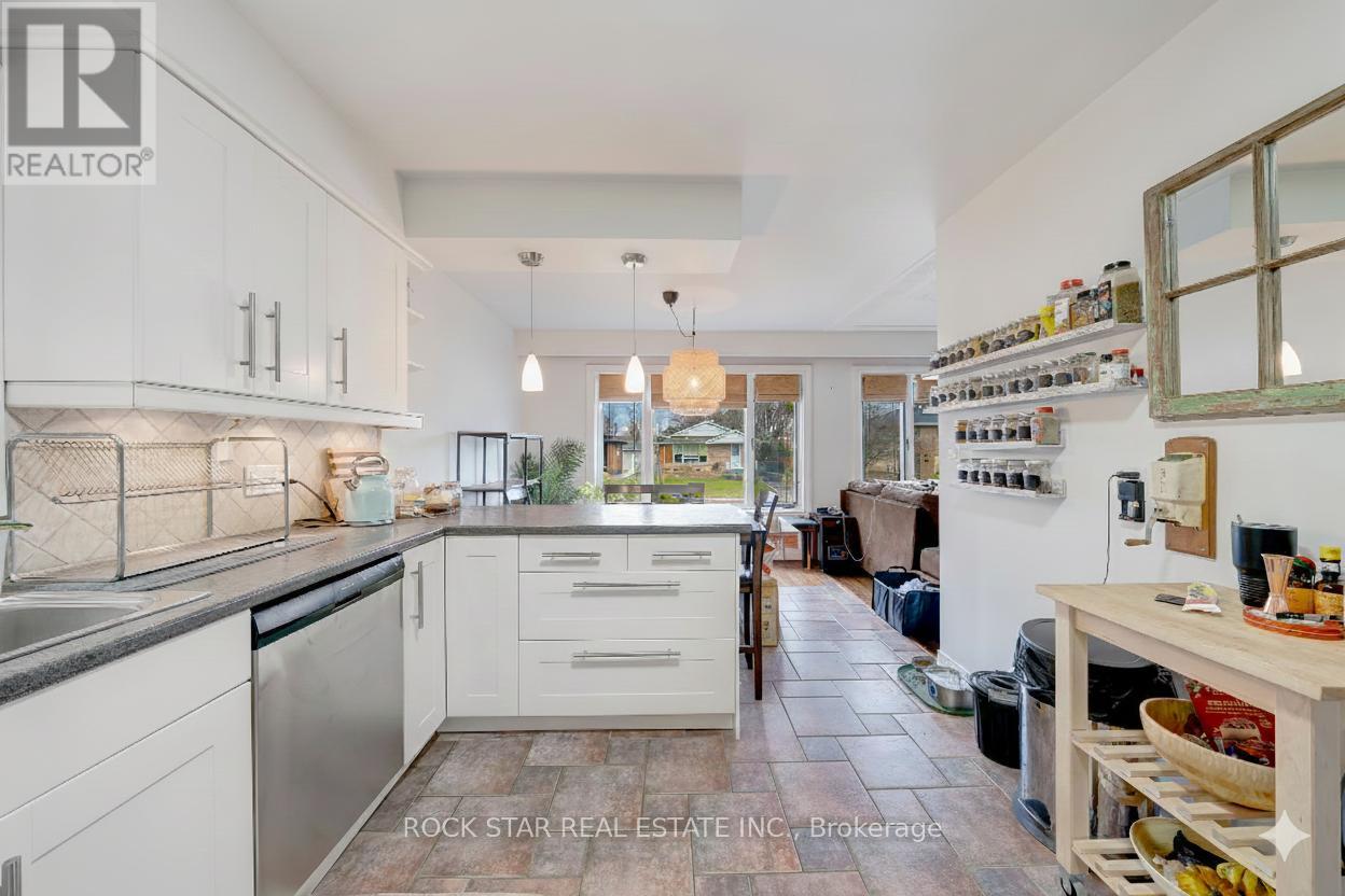 195 Bendamere Avenue, Hamilton, Ontario  L9C 1N6 - Photo 10 - X12591196