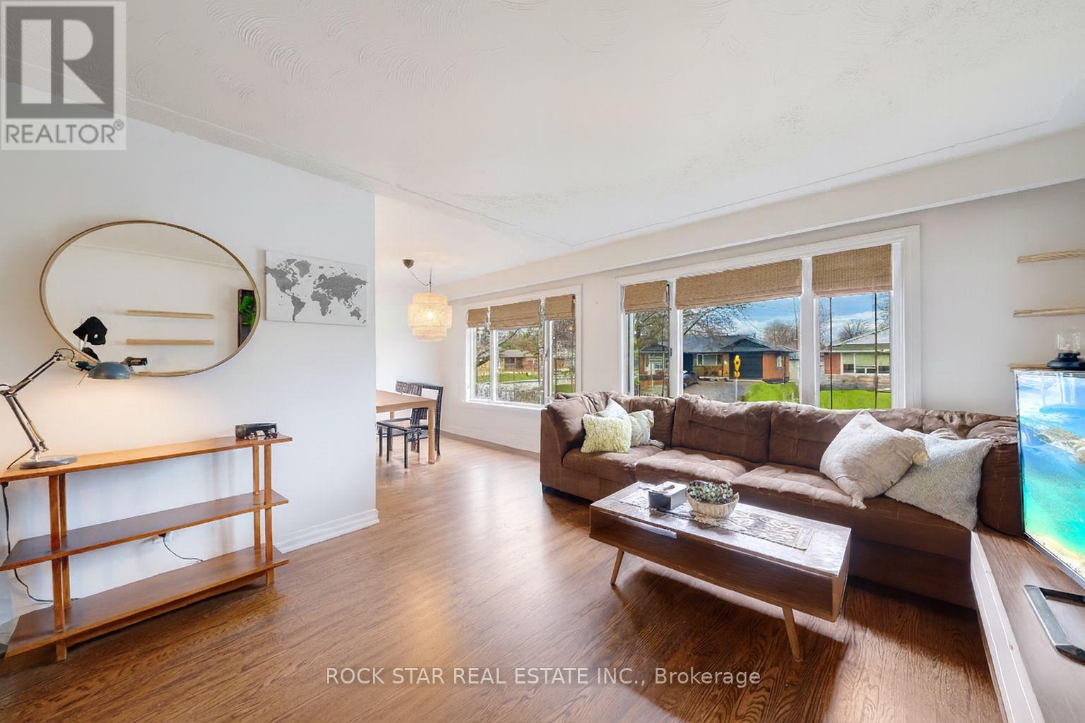 195 Bendamere Avenue, Hamilton, Ontario  L9C 1N6 - Photo 5 - X12591196