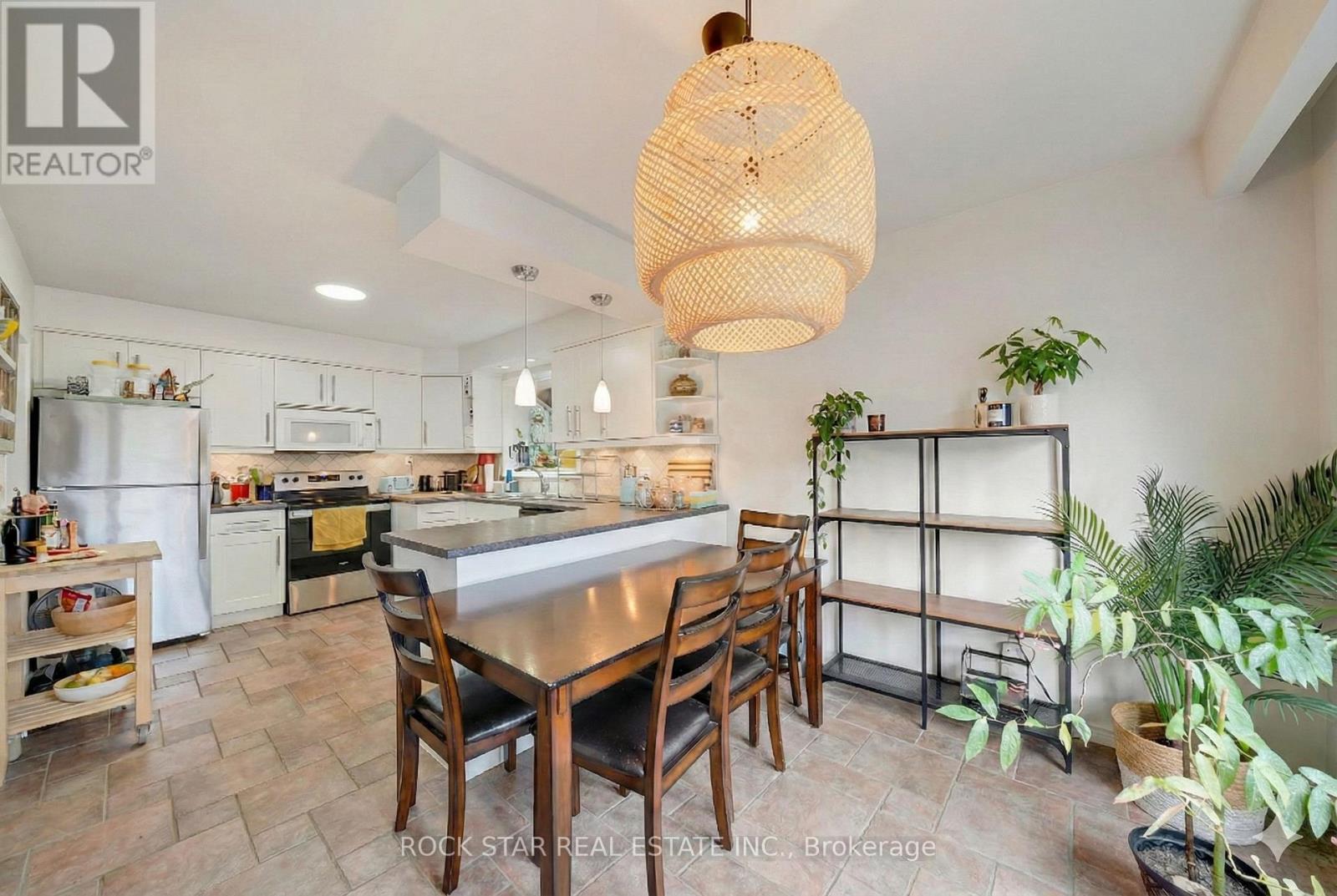 195 Bendamere Avenue, Hamilton, Ontario  L9C 1N6 - Photo 7 - X12591196