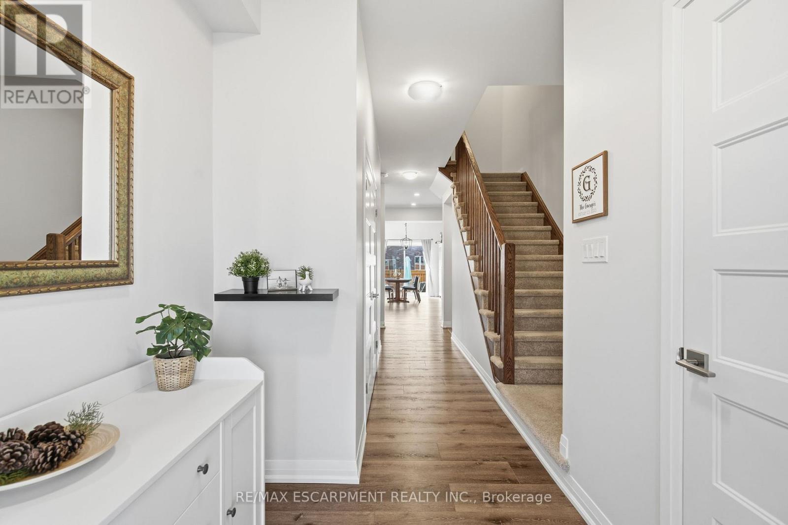 52 Jayla Lane, West Lincoln, Ontario  L0R 2A0 - Photo 4 - X12591210