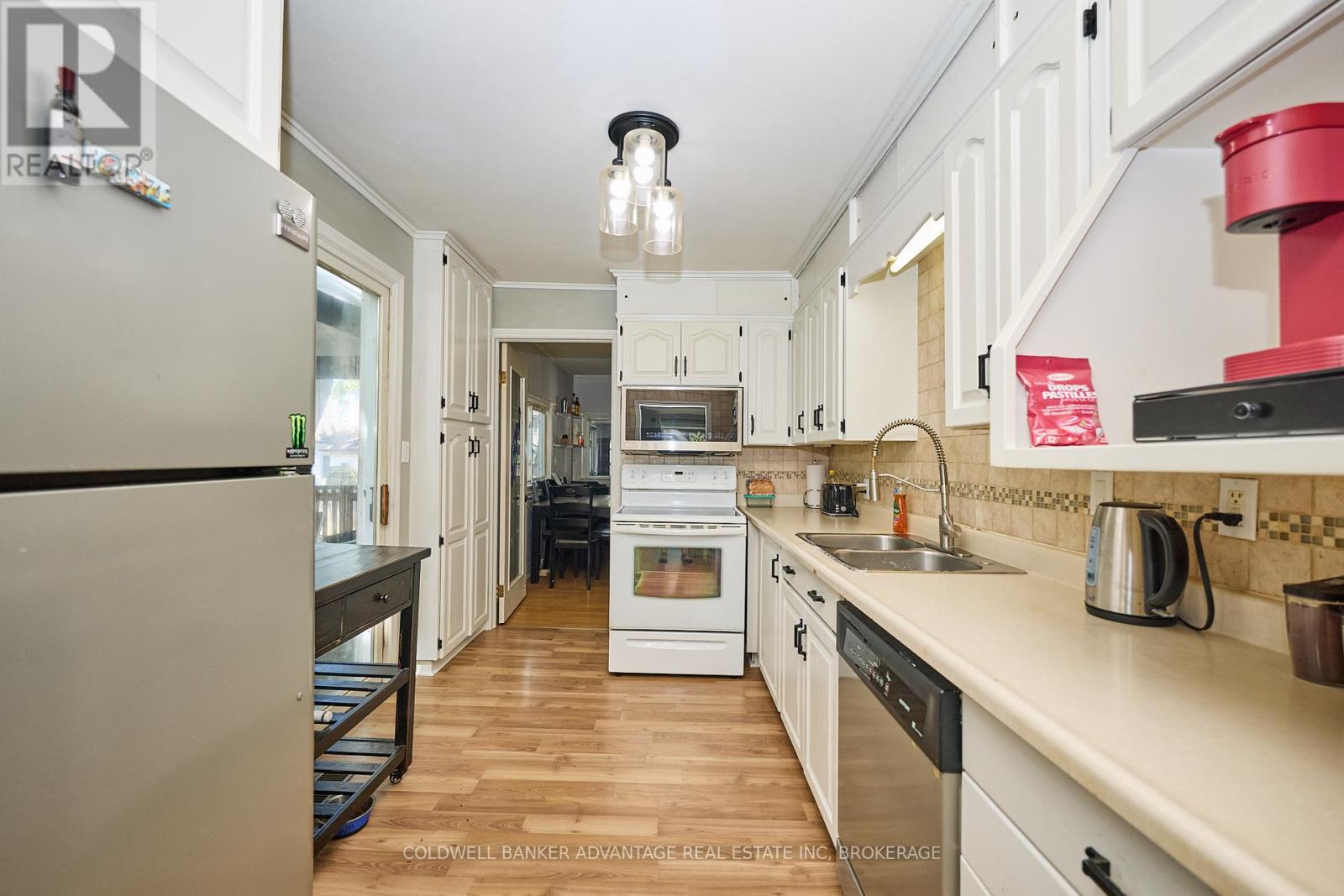 41 Dunkirk Court, Welland (Lincoln/crowland), Ontario  L3B 4W1 - Photo 8 - X12591324