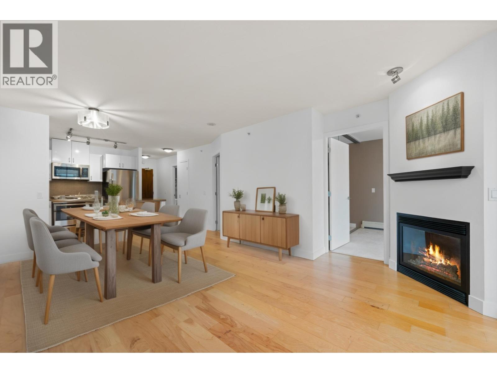 805 175 W 1st Street, North Vancouver, British Columbia V7M 3N9 - Photo 2 - R3071105