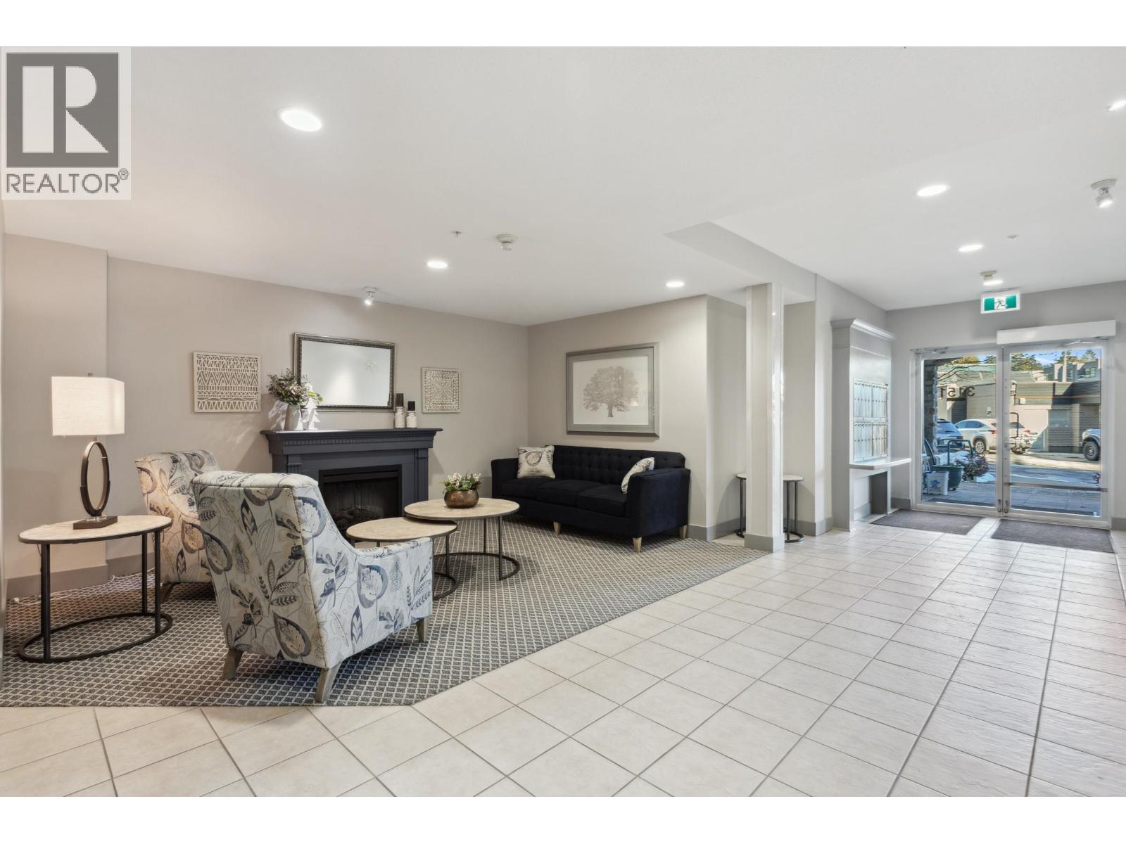 306 3151 Connaught Crescent, North Vancouver, British Columbia  V7R 4X6 - Photo 3 - R3071127