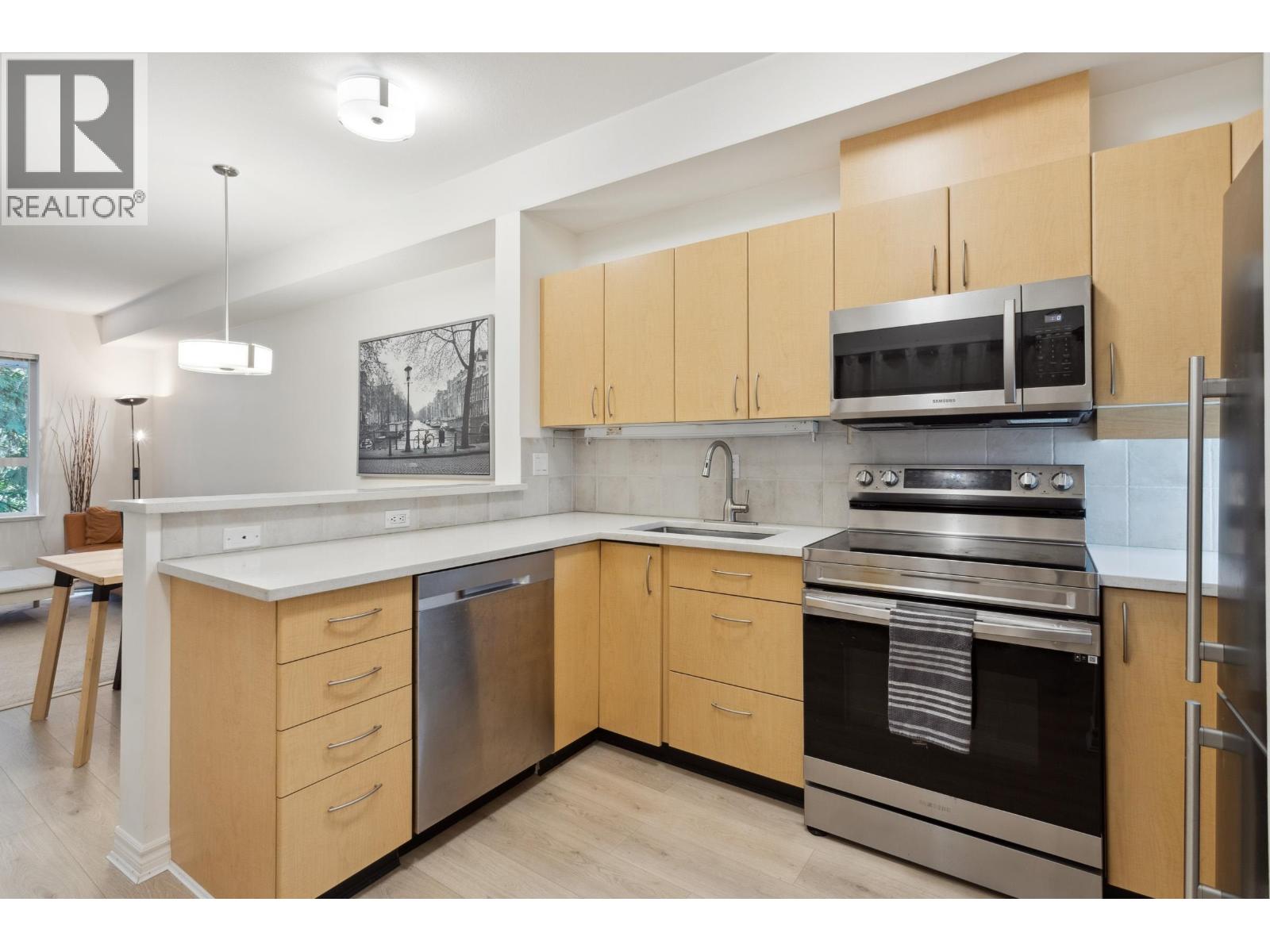 306 3151 Connaught Crescent, North Vancouver, British Columbia  V7R 4X6 - Photo 4 - R3071127