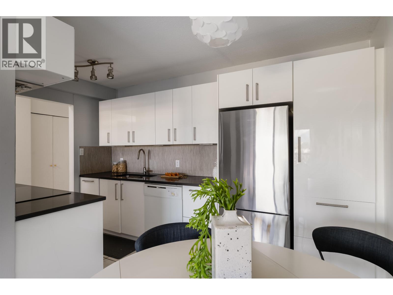 808 756 Great Northern Way, Vancouver, British Columbia  V5T 1E4 - Photo 8 - R3071130