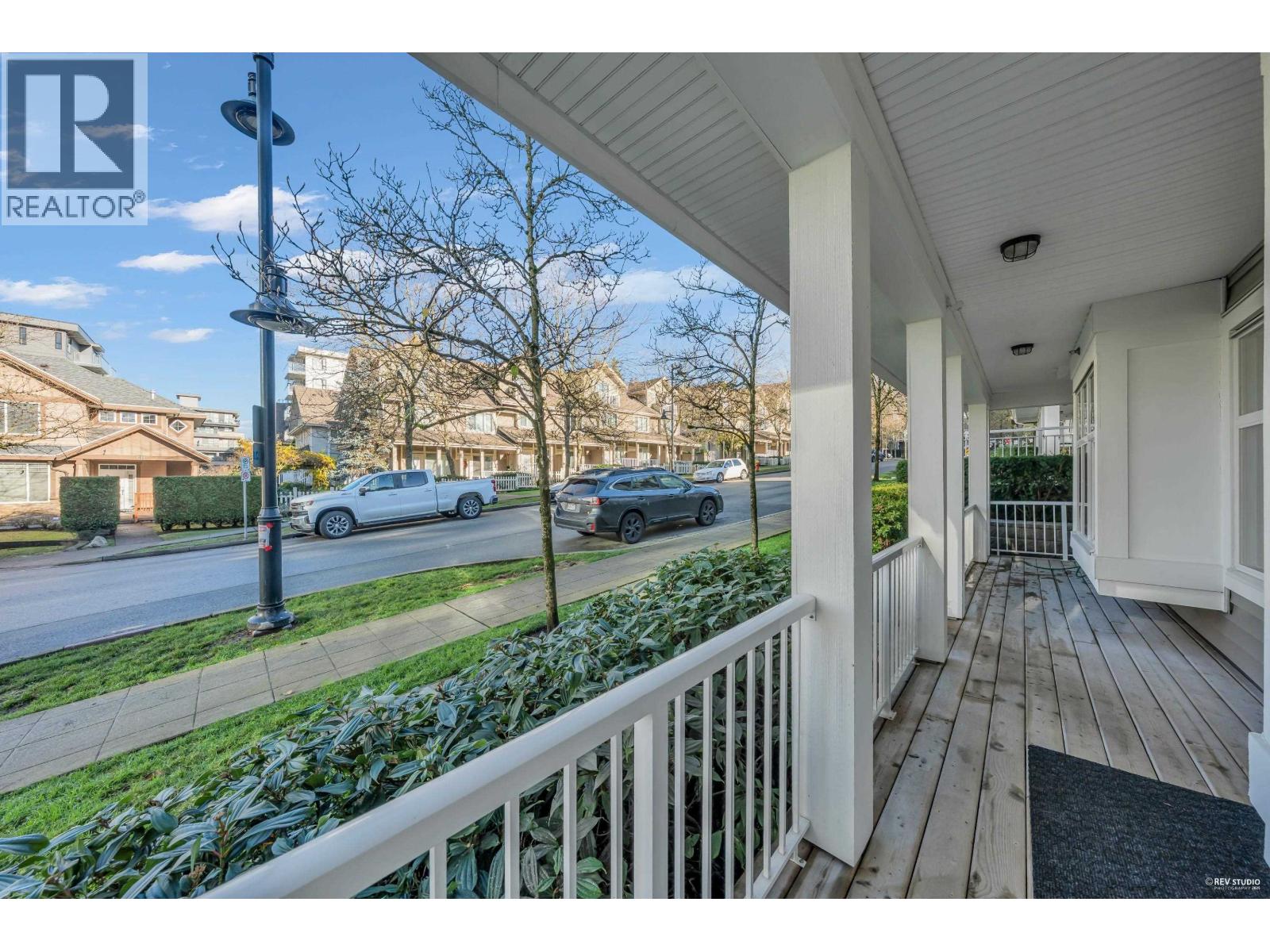 201 618 Langside Avenue, Coquitlam, British Columbia  V3J 0B8 - Photo 2 - R3071142