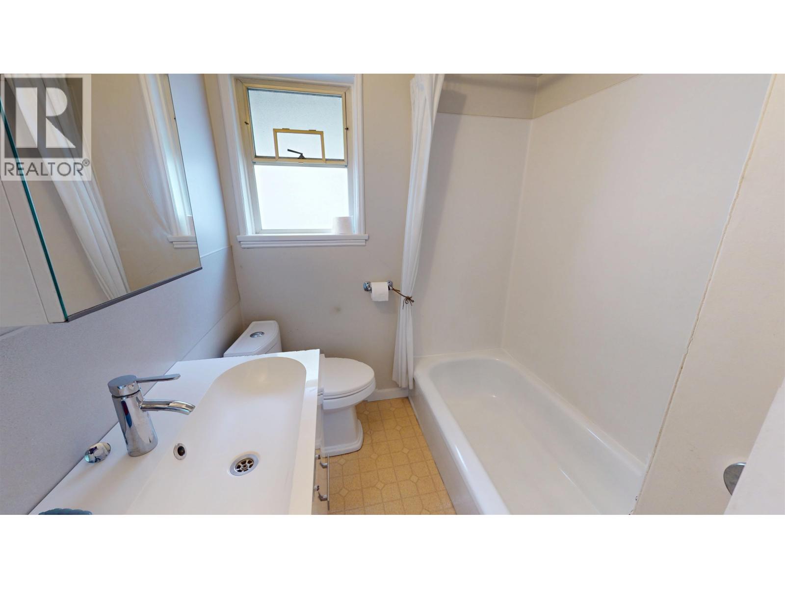 1641 E 37th Avenue, Vancouver, British Columbia V5P 1E4 - Photo 11 - R3071112