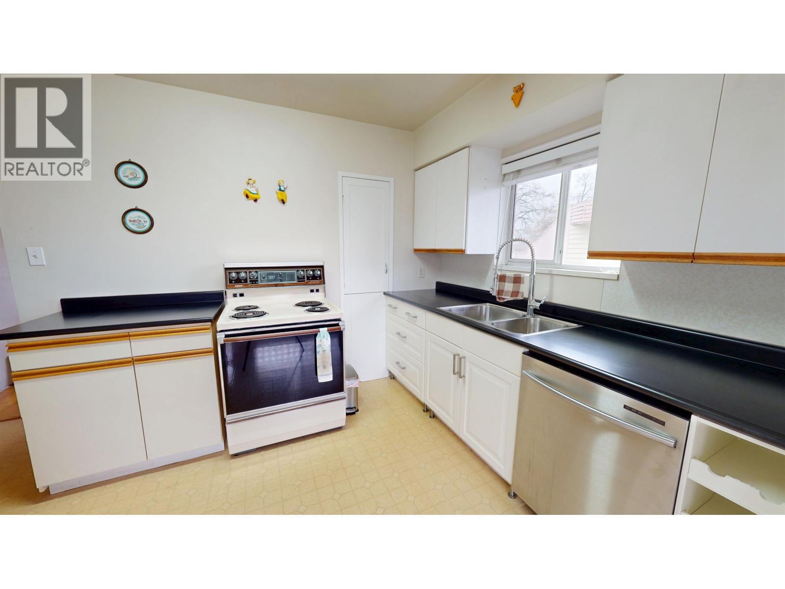 1641 E 37th Avenue, Vancouver, British Columbia V5P 1E4 - Photo 7 - R3071112