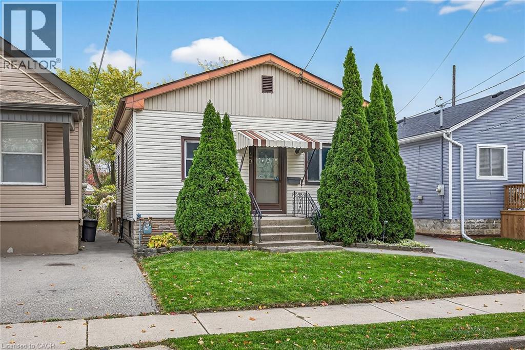 49 East 33rd Street, Hamilton, Ontario L8V 3S9 - Photo 2 - 40786757