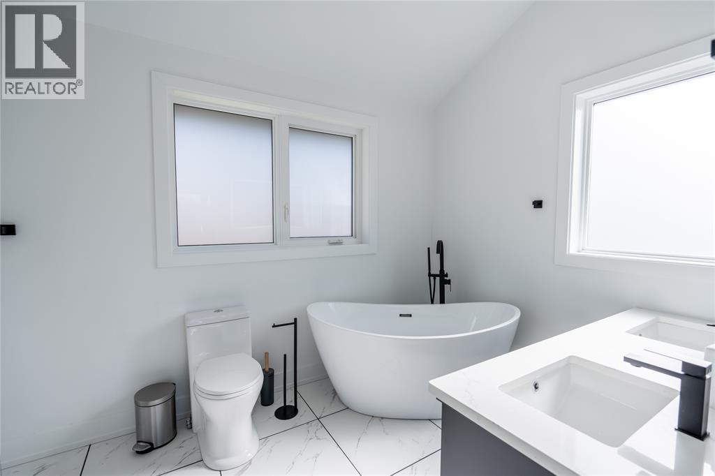 1566 Howston Avenue, Sarnia, Ontario  N7V 3Y9 - Photo 19 - 25030891