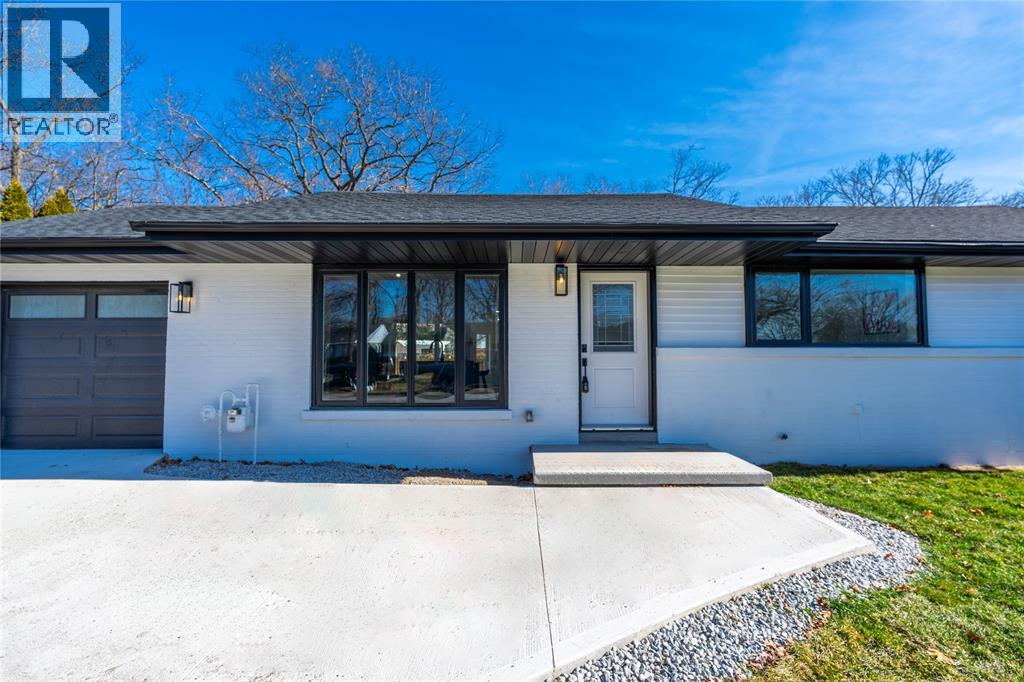 1566 Howston Avenue, Sarnia, Ontario  N7V 3Y9 - Photo 2 - 25030891