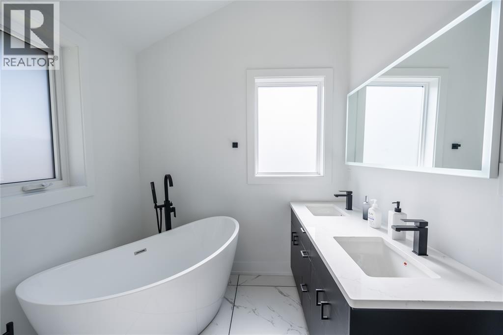 1566 Howston Avenue, Sarnia, Ontario  N7V 3Y9 - Photo 20 - 25030891