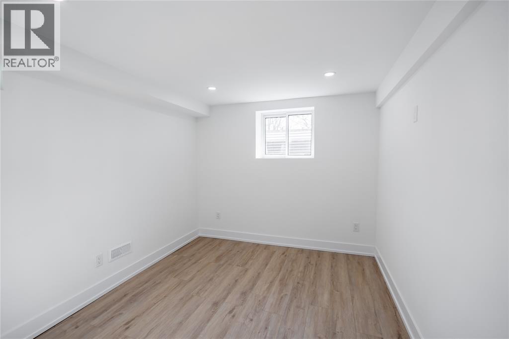 1566 Howston Avenue, Sarnia, Ontario  N7V 3Y9 - Photo 32 - 25030891