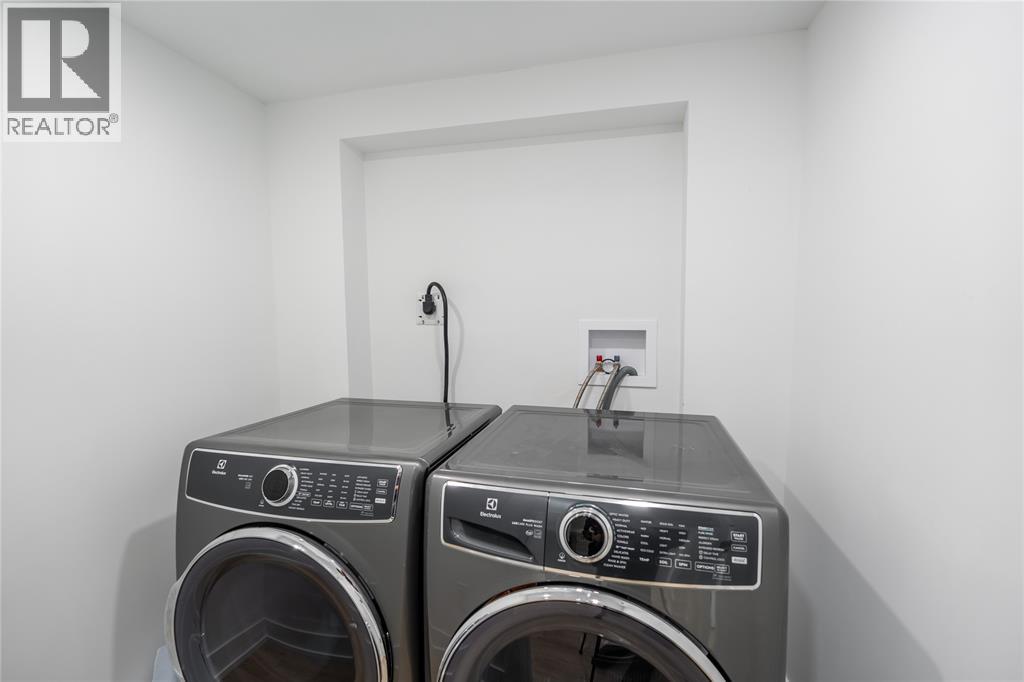 1566 Howston Avenue, Sarnia, Ontario  N7V 3Y9 - Photo 35 - 25030891