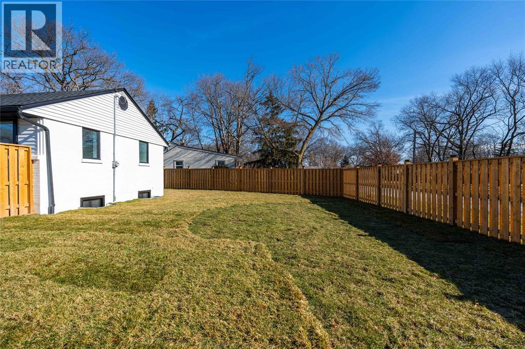 1566 Howston Avenue, Sarnia, Ontario  N7V 3Y9 - Photo 45 - 25030891