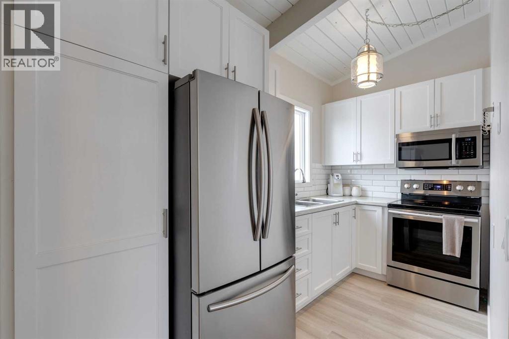 2630 Oakmoor Drive Sw, Calgary, Alberta  T2V 4E7 - Photo 2 - A2273018