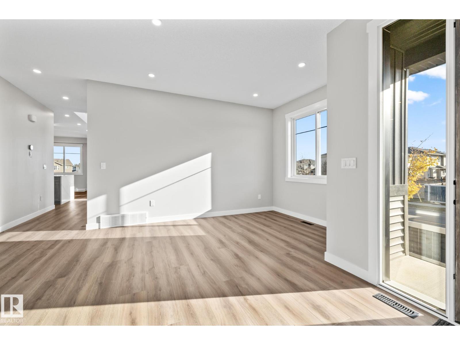 671 King St, Spruce Grove, Alberta  T7X 4P7 - Photo 8 - E4463388