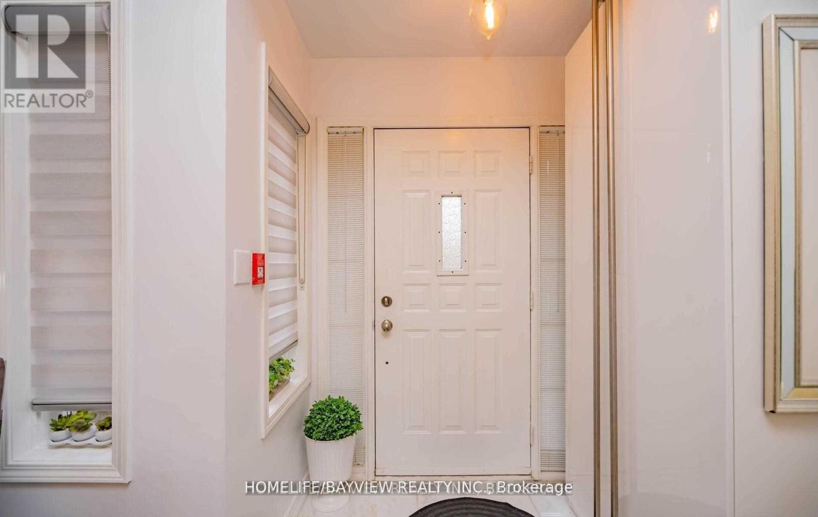 Gv25 - 8 Rean Drive, Toronto, Ontario  M2K 3B9 - Photo 7 - C12591256