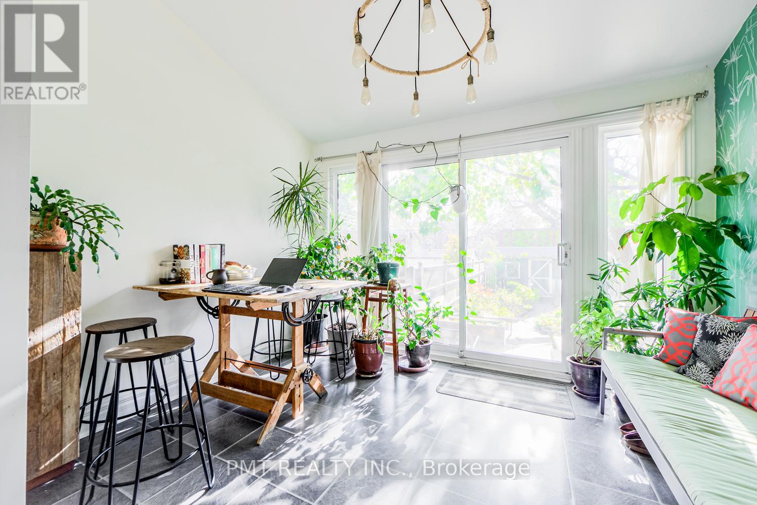 19 Churchill Avenue, Toronto, Ontario  M6J 2B3 - Photo 15 - C12591258