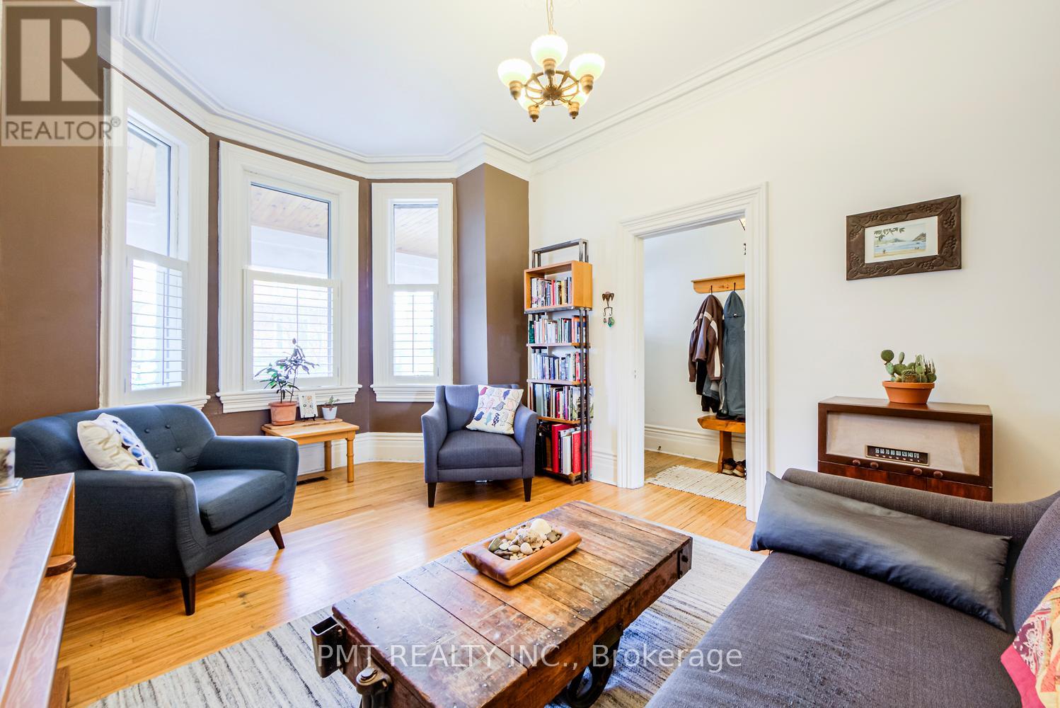 19 Churchill Avenue, Toronto, Ontario  M6J 2B3 - Photo 4 - C12591258