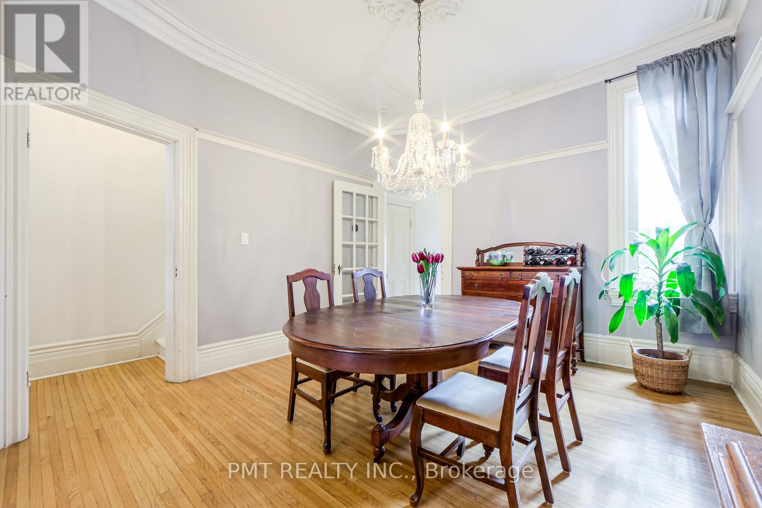 19 Churchill Avenue, Toronto, Ontario  M6J 2B3 - Photo 9 - C12591258