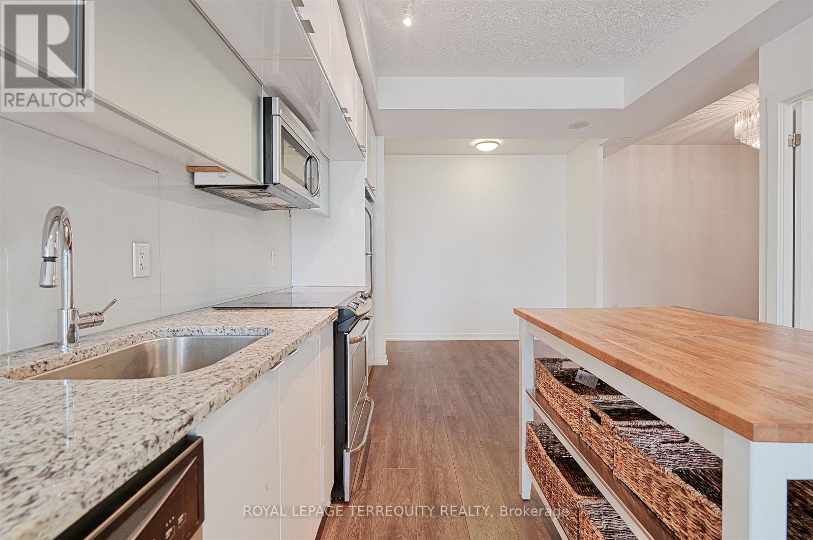 201 - 62 Forest Manor Road, Toronto, Ontario  M2J 0B6 - Photo 11 - C12591264