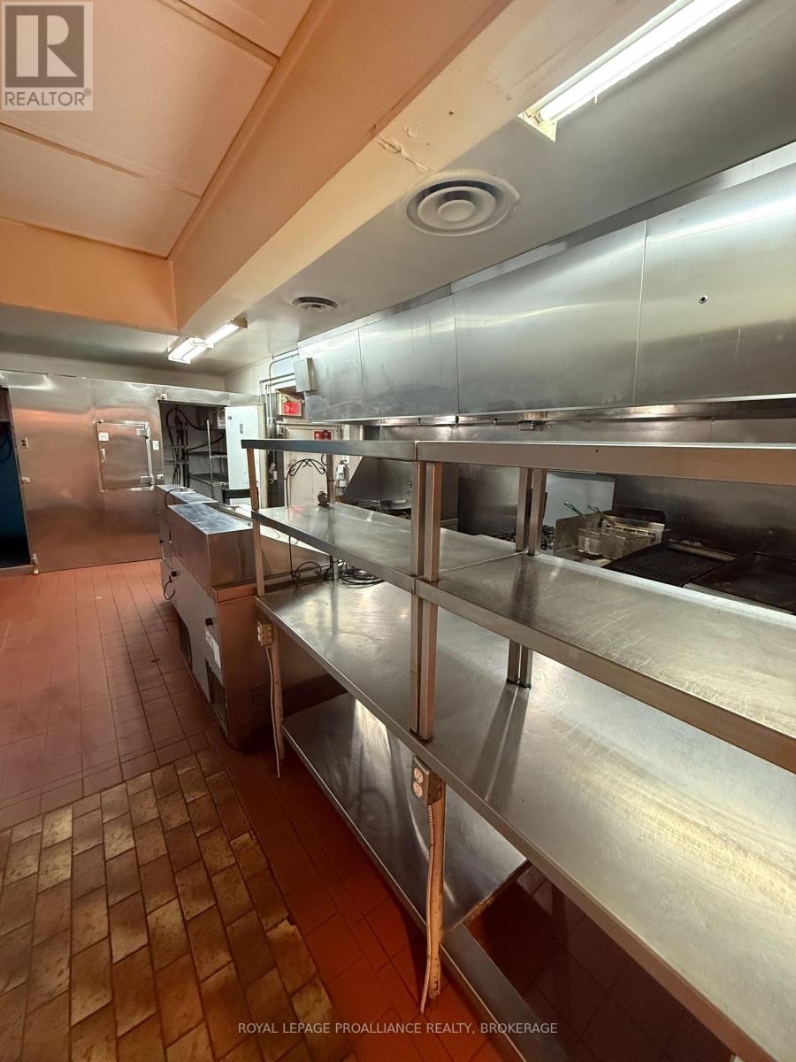 138 King Street E, Gananoque, Ontario  K7G 1G2 - Photo 7 - X12591402