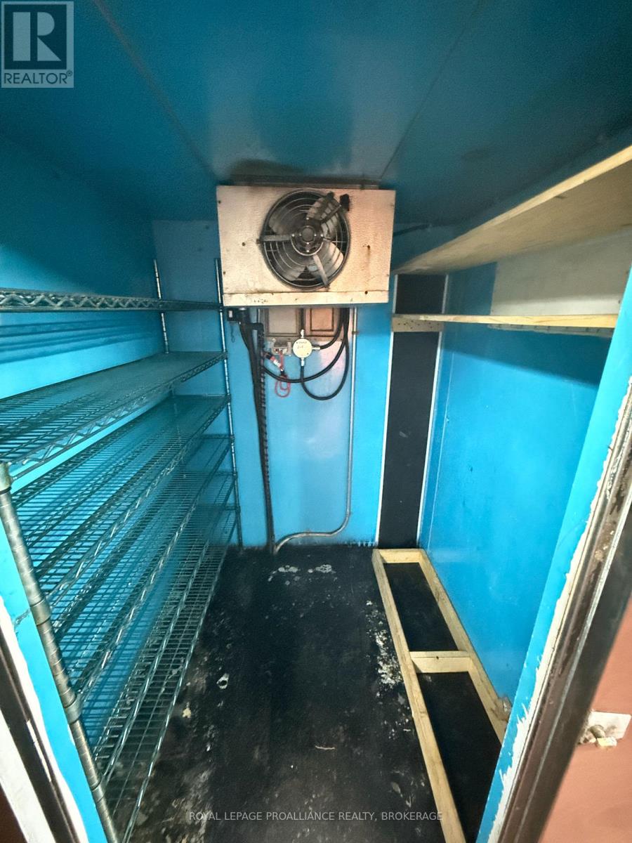 138 King Street E, Gananoque, Ontario  K7G 1G2 - Photo 9 - X12591402