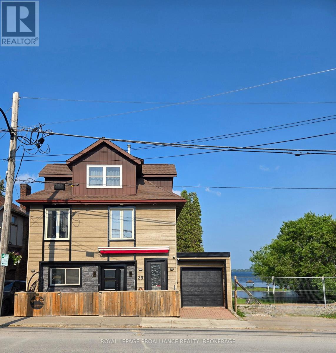 29 Main Street E, Westport, Ontario K0G 1X0 - Photo 1 - X12591536