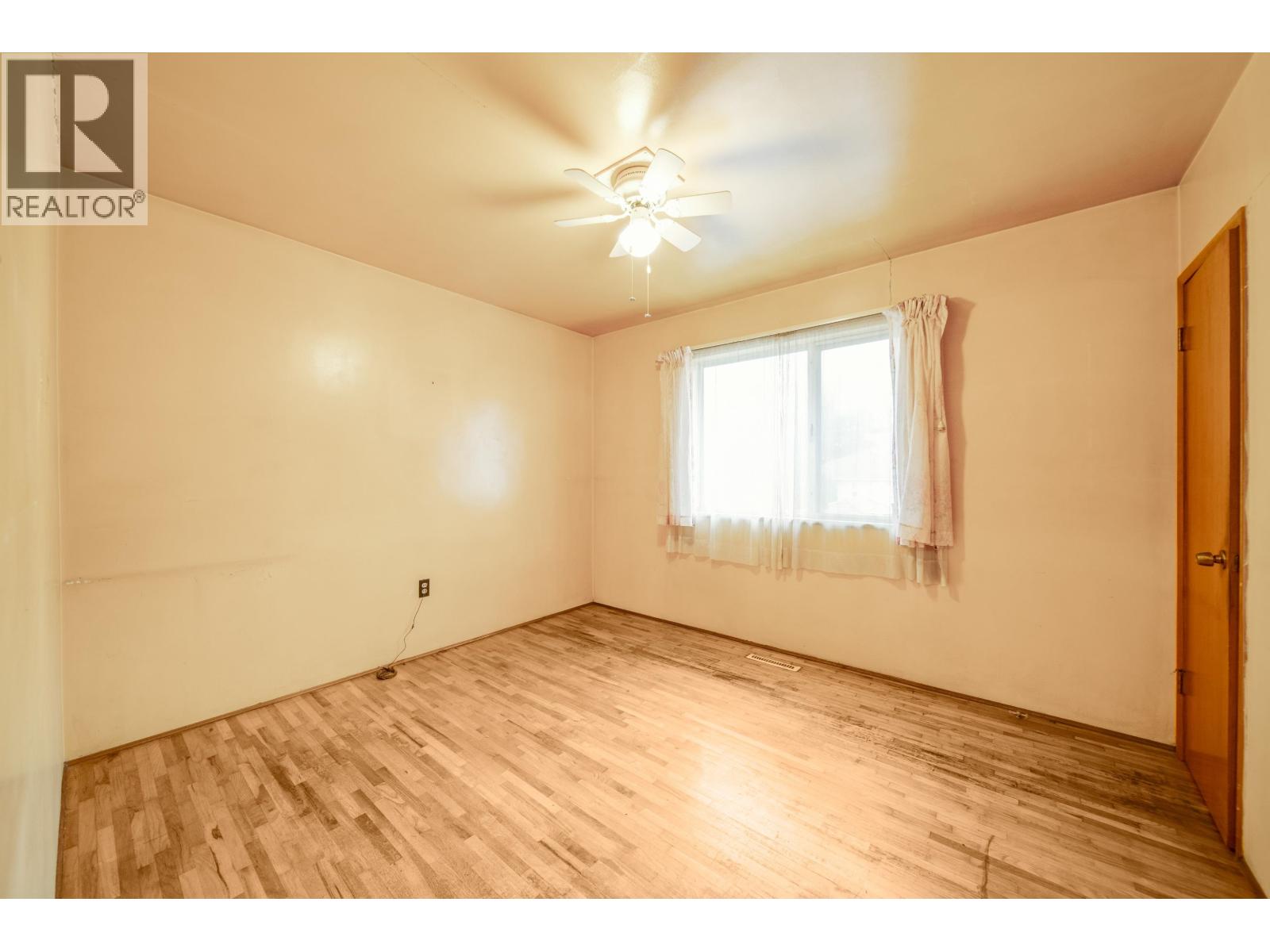 5284 Slocan Street, Vancouver, British Columbia  V5R 2A7 - Photo 5 - R3071145