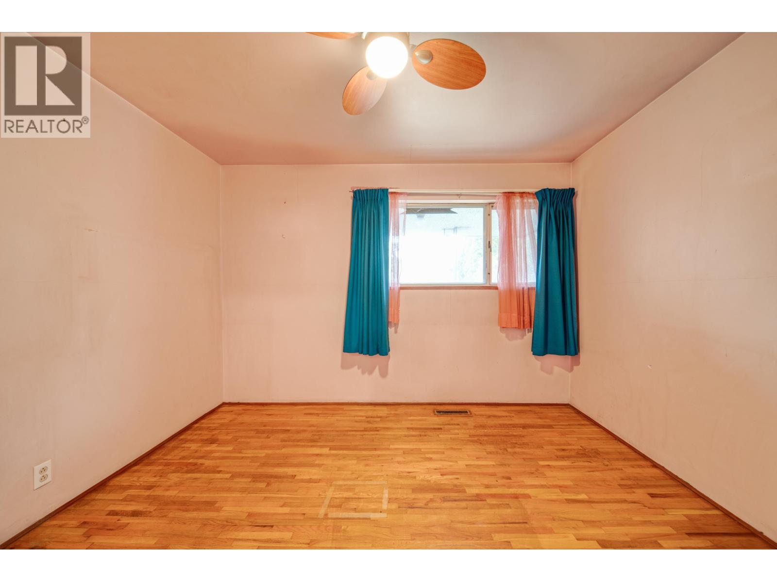 5284 Slocan Street, Vancouver, British Columbia  V5R 2A7 - Photo 9 - R3071145