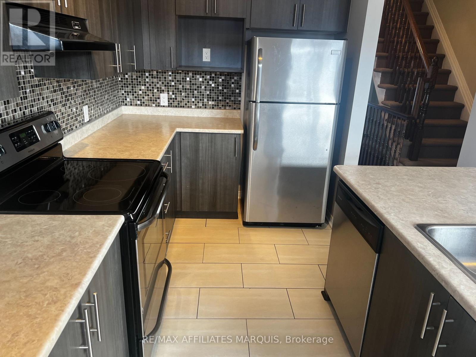 281 Fir Lane, North Grenville, Ontario  K0G 1J0 - Photo 11 - X12591446