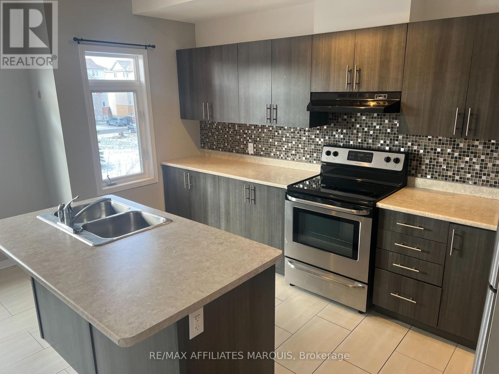 281 Fir Lane, North Grenville, Ontario  K0G 1J0 - Photo 7 - X12591446