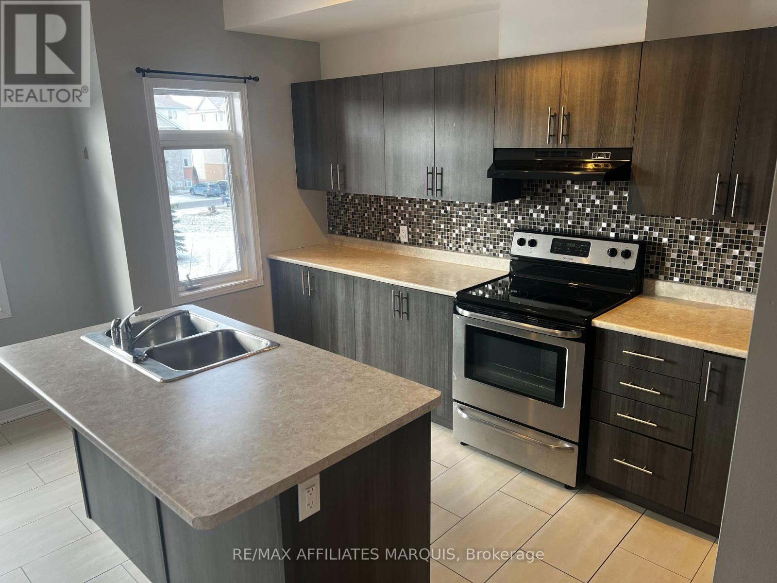 281 Fir Lane, North Grenville, Ontario  K0G 1J0 - Photo 8 - X12591446