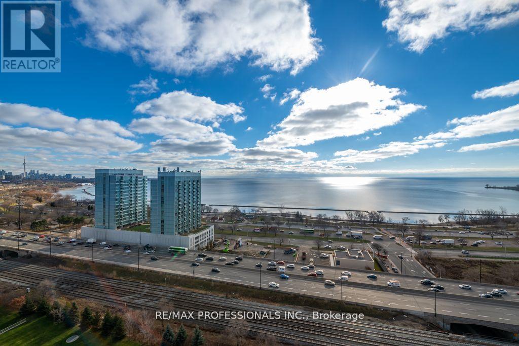 512 - 15 Windermere Avenue, Toronto, Ontario  M6S 5A2 - Photo 16 - W12591254